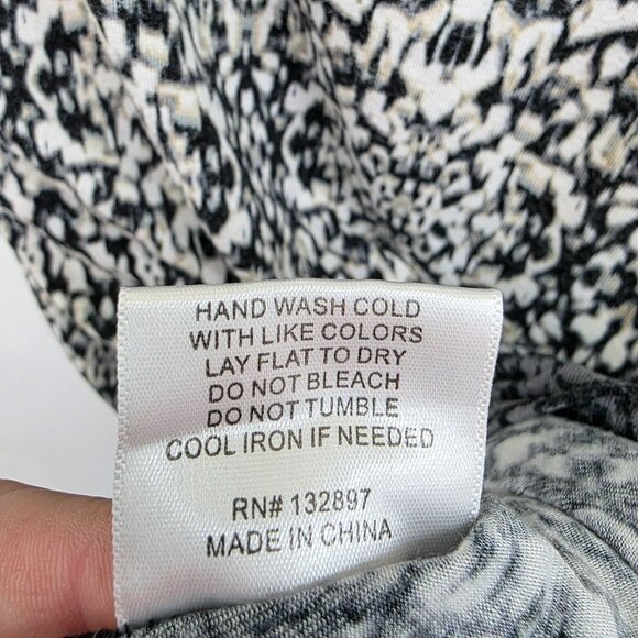 Rose & Olive Tie-Back Sleeveless Knit Top Size L Black & White Abstract Print - Picture 15 of 15